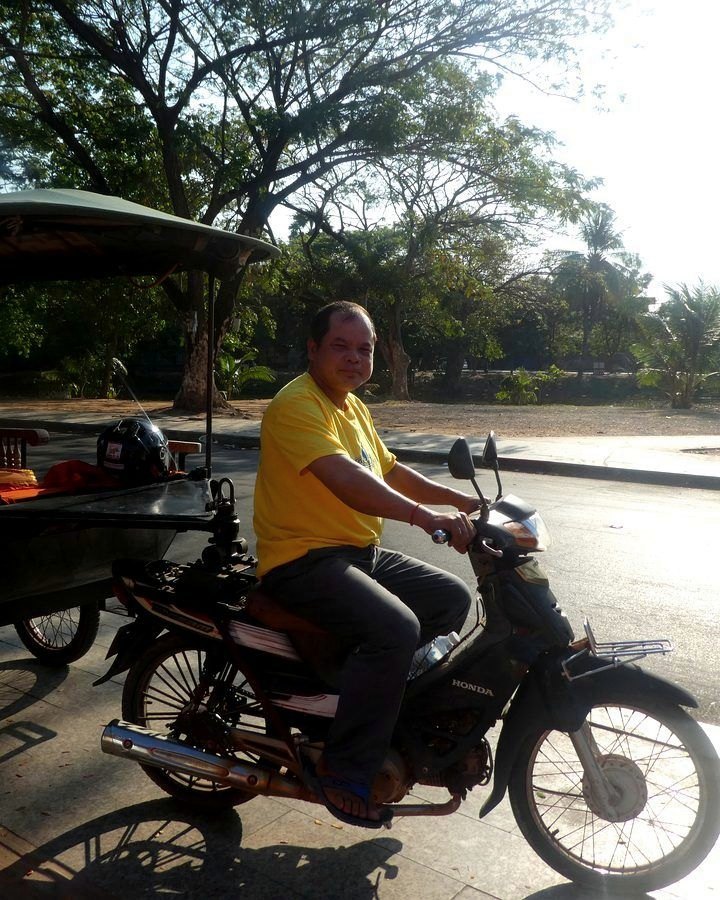 Meet the tuk-tuk crew