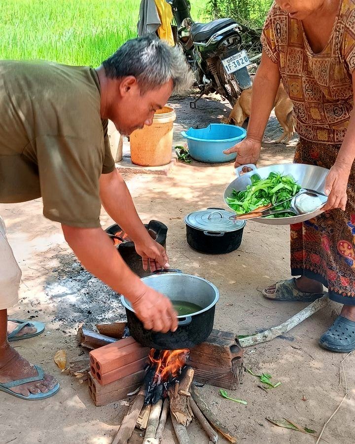 Village cooking on an open fire