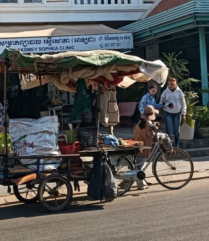 Siem Reap street life
